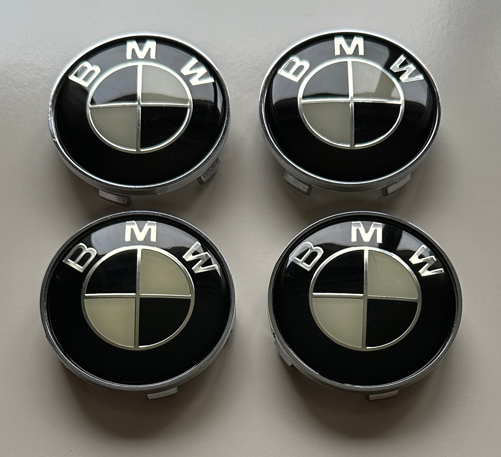 4 pcs (Set) 68mm - 2.68inch Black & White BMW Wheel Center Hub Caps